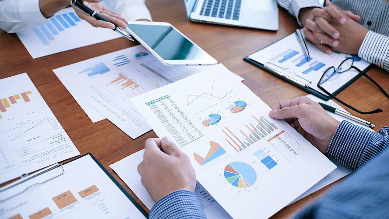 Strategies for sustainable oil projects